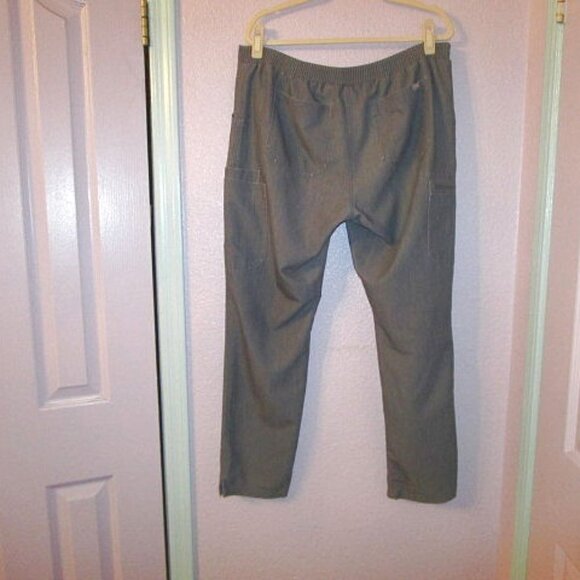 Figs YOLA Skinny STRETCH Scrub Size L PANTS Technical Collection 10 POCKETS Gray - Picture 8 of 12